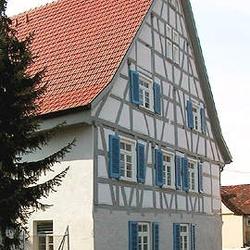 Sechsfamilienwohnhaus mit Gewerbeeinheit (denkmalgeschützt) Gingen